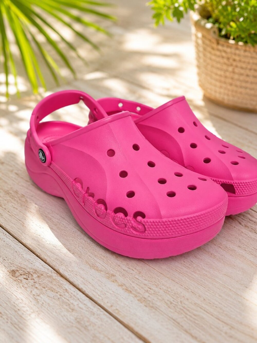 Crocs Baya Platform Clog Women’s Size 10 Hot Pink Slip On Shoes Sandals